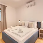 Mare Sano Plaza - Rivas Apartment
